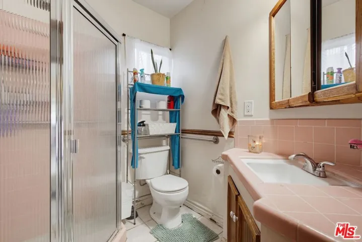 3/4 Bath Front House