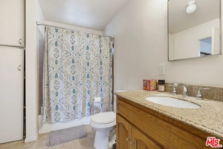 Rear Unit 2nd floor bathroom