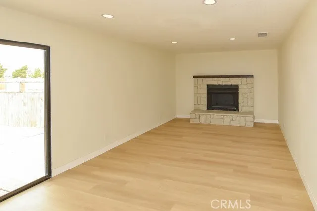 15620 Comanche Road, Apple Valley, California 92307