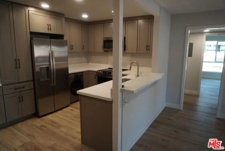 1300 Saratoga Avenue 2009, Ventura, California 93003