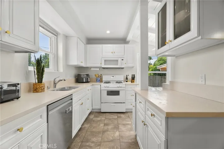 20310 Londelius, Winnetka, California 91306