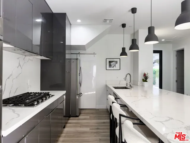 13354 Beach Avenue, Marina Del Rey, California 90292