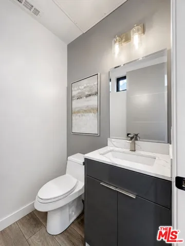 13354 Beach Avenue, Marina Del Rey, California 90292
