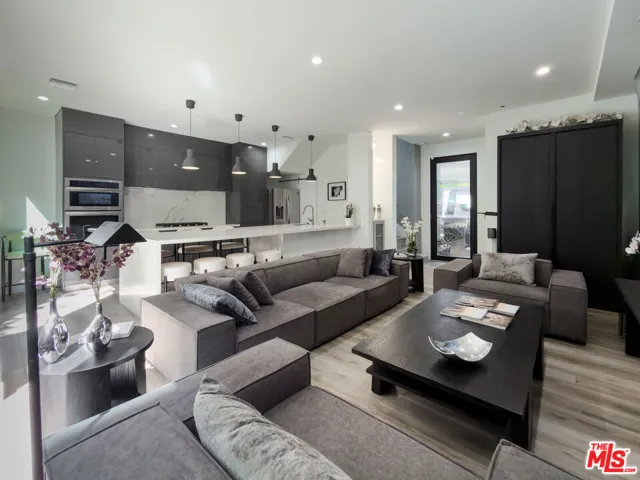 13354 Beach Avenue, Marina Del Rey, California 90292
