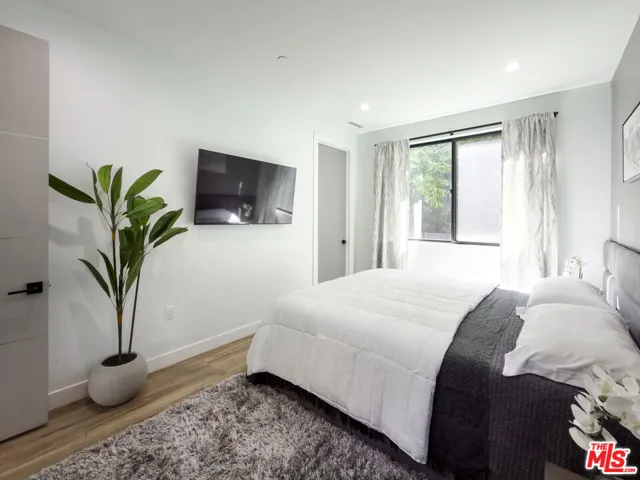 13354 Beach Avenue, Marina Del Rey, California 90292