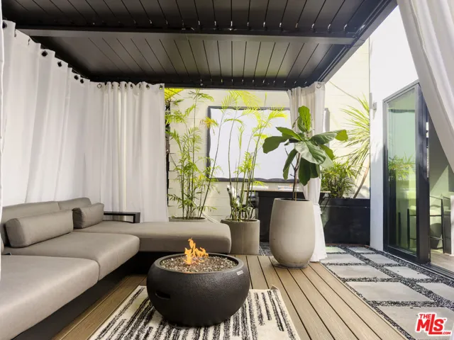 13354 Beach Avenue, Marina Del Rey, California 90292
