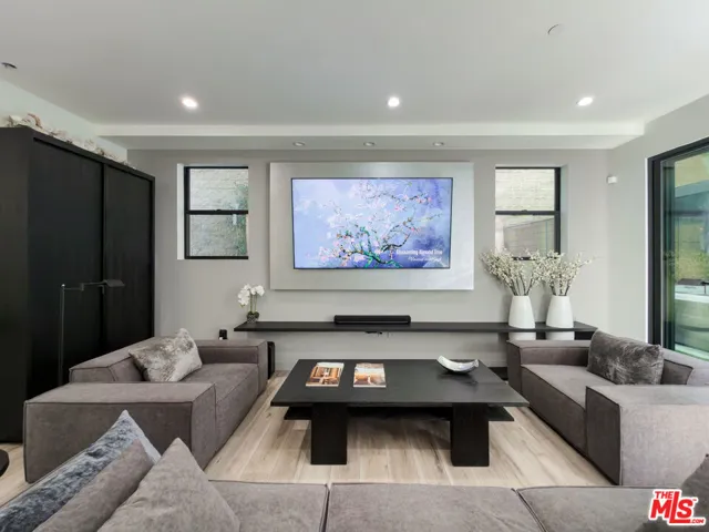 13354 Beach Avenue, Marina Del Rey, California 90292
