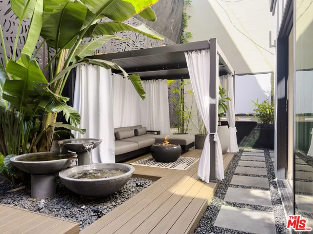 13354 Beach Avenue, Marina Del Rey, California 90292
