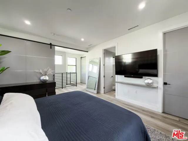 13354 Beach Avenue, Marina Del Rey, California 90292
