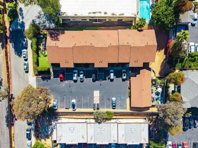 725 Alturas Lane, Fallbrook, California 92028
