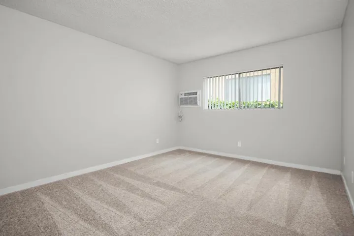 725 Alturas Lane, Fallbrook, California 92028