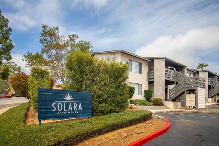 725 Alturas Lane, Fallbrook, California 92028