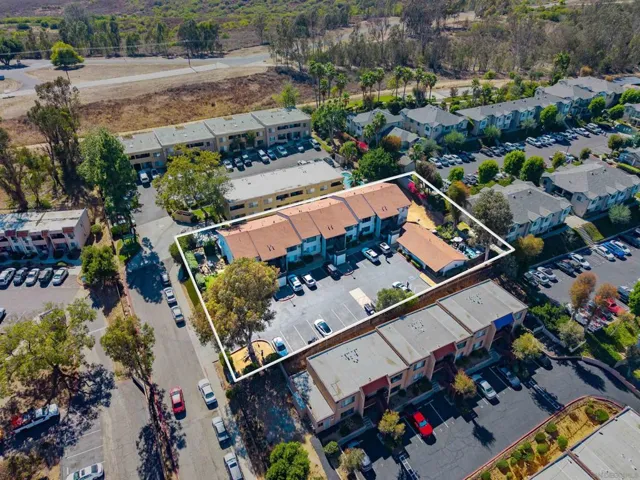 725 Alturas Lane, Fallbrook, California 92028