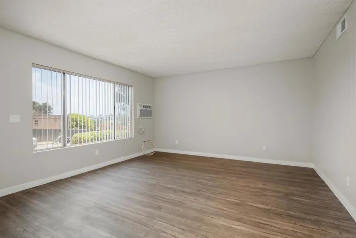 725 Alturas Lane, Fallbrook, California 92028