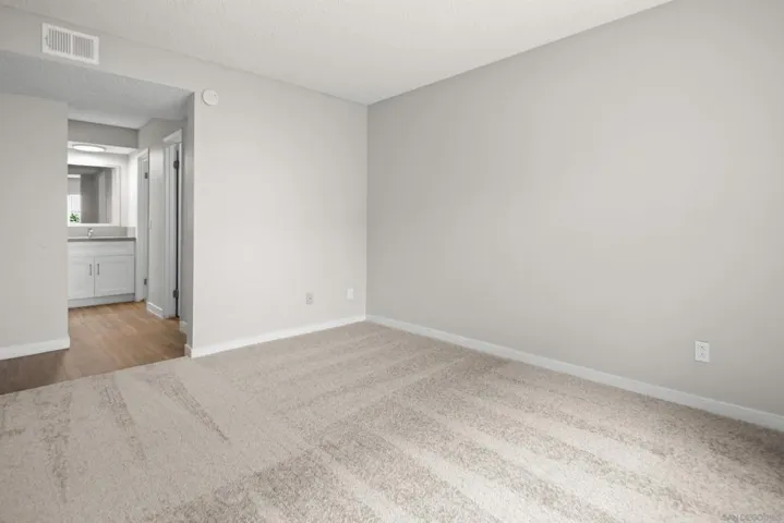 725 Alturas Lane, Fallbrook, California 92028