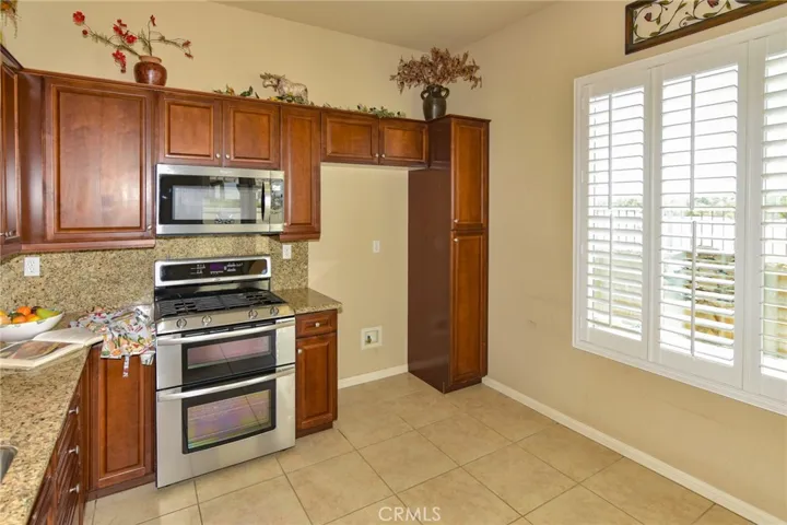 10404 Darby Road, Apple Valley, California 92308