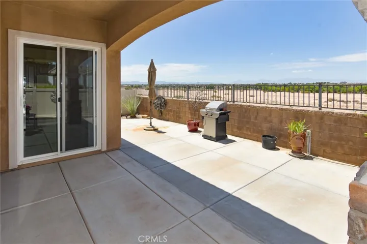 10404 Darby Road, Apple Valley, California 92308