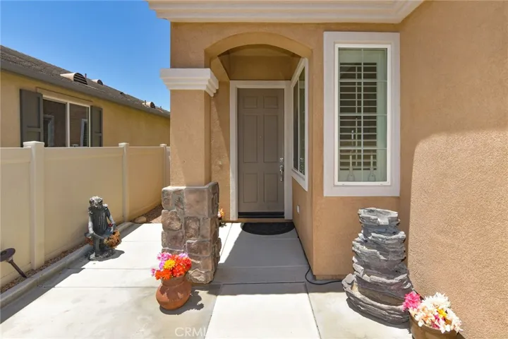 10404 Darby Road, Apple Valley, California 92308