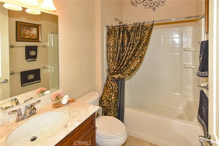 10404 Darby Road, Apple Valley, California 92308