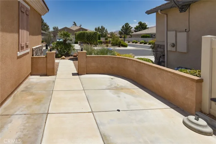 10404 Darby Road, Apple Valley, California 92308