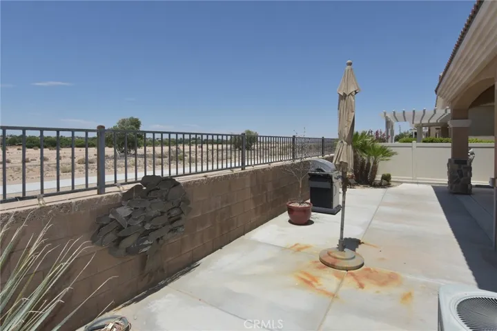 10404 Darby Road, Apple Valley, California 92308