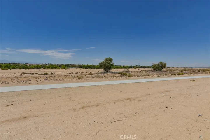 10404 Darby Road, Apple Valley, California 92308