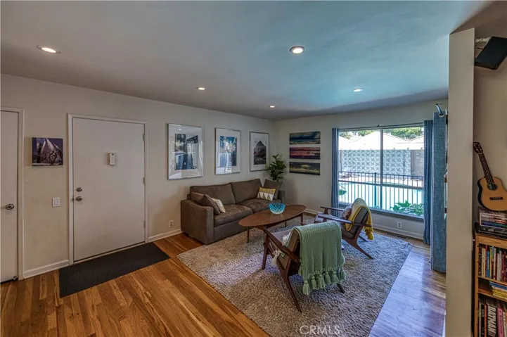 4353 Colfax Avenue 13, Studio City, California 91604