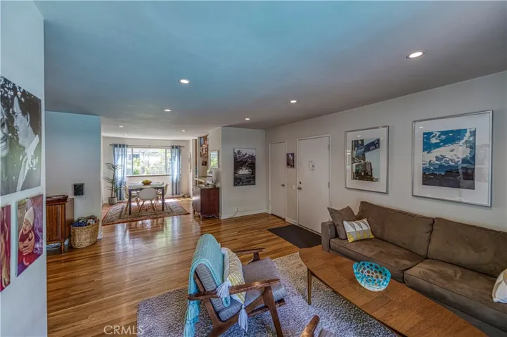 4353 Colfax Avenue 13, Studio City, California 91604