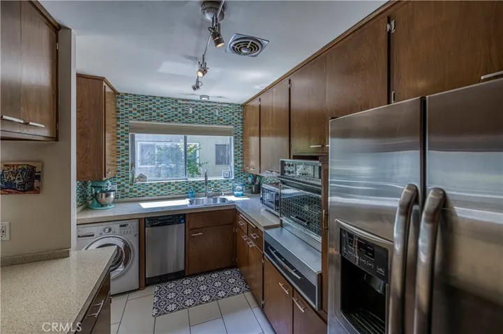 4353 Colfax Avenue 13, Studio City, California 91604