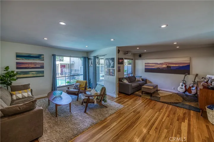 4353 Colfax Avenue 13, Studio City, California 91604