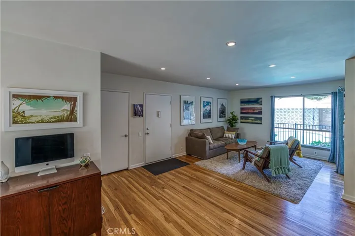 4353 Colfax Avenue 13, Studio City, California 91604