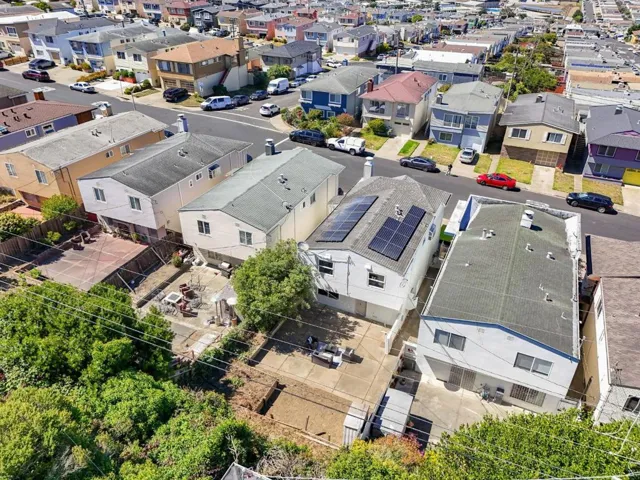 725 Clarinada Avenue, Daly City, California 94015