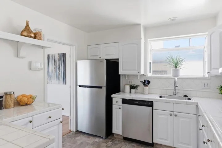 725 Clarinada Avenue, Daly City, California 94015