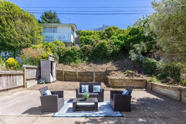 725 Clarinada Avenue, Daly City, California 94015