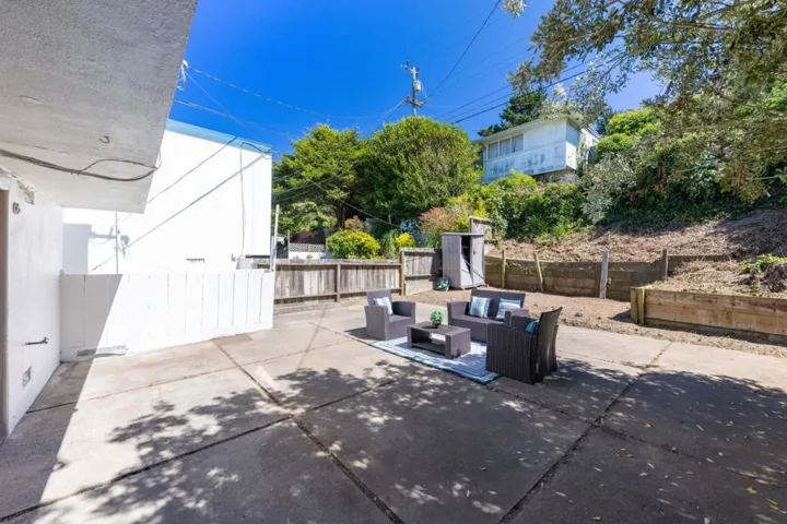 725 Clarinada Avenue, Daly City, California 94015