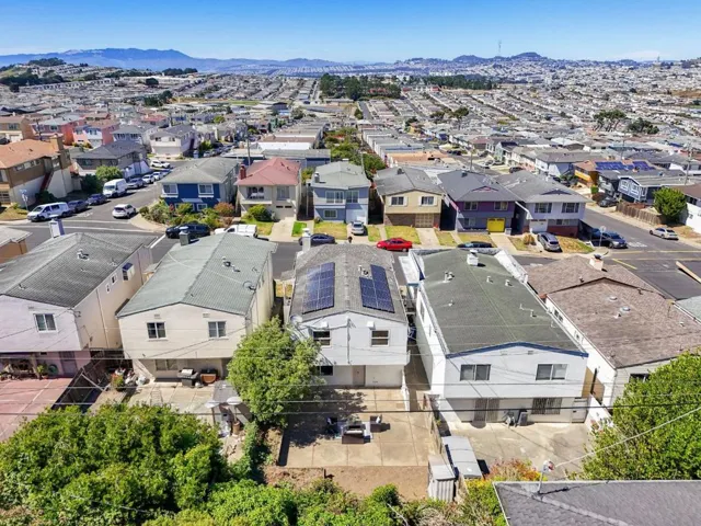 725 Clarinada Avenue, Daly City, California 94015