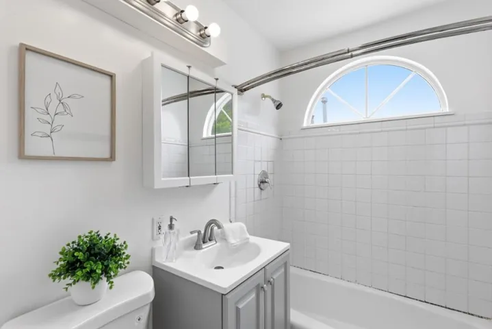 725 Clarinada Avenue, Daly City, California 94015