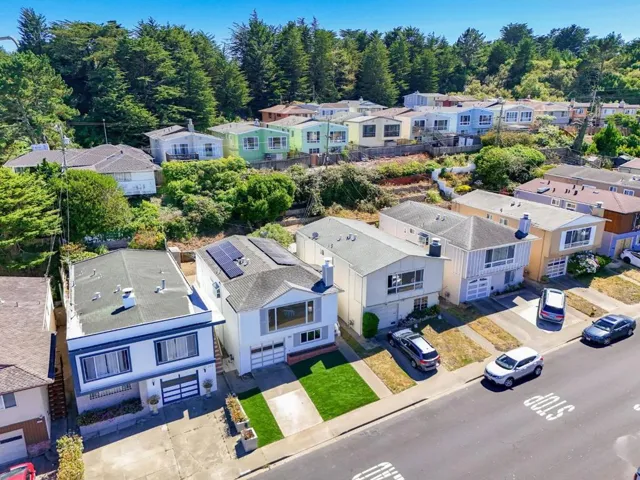 725 Clarinada Avenue, Daly City, California 94015