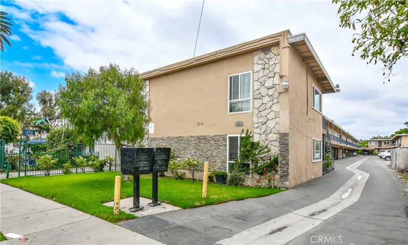 1003 W Bishop, Santa Ana, California 92703