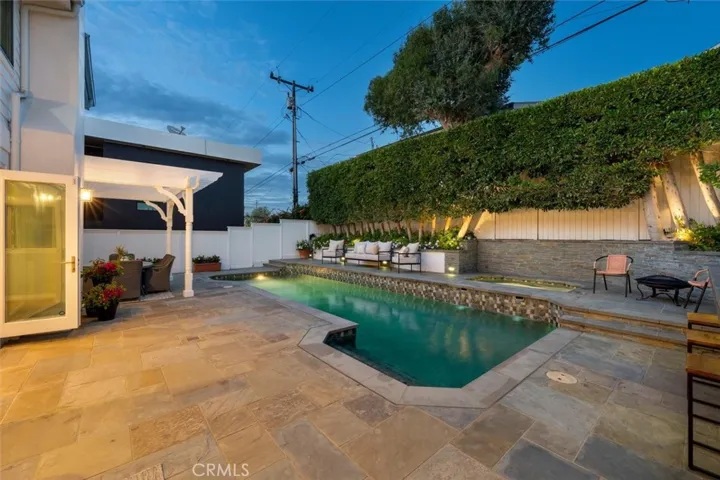 Palm Pool