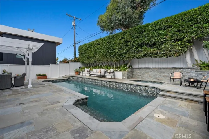 Palm Pool