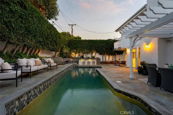 Palm Pool