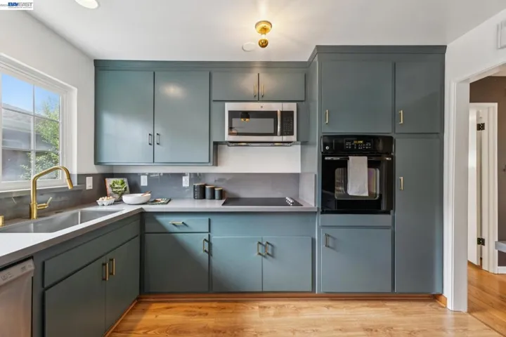 3280 Adams St, Alameda, California 94501