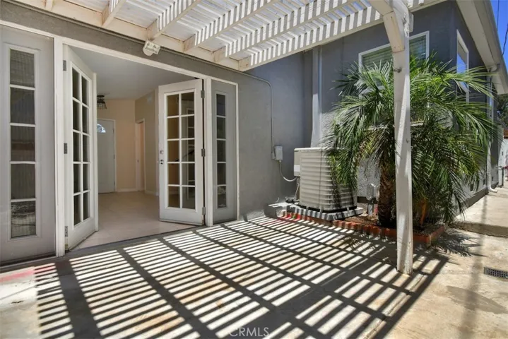 14334 1/2 Tiara, Van Nuys, California 91401