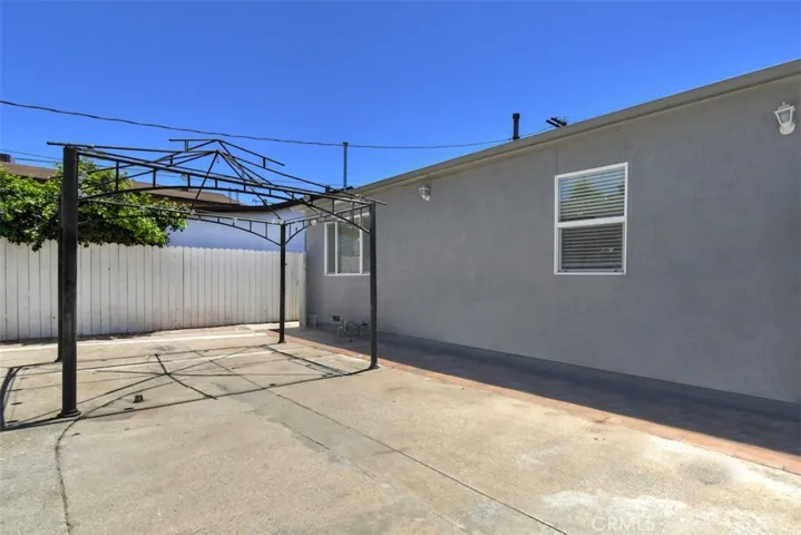 14334 1/2 Tiara, Van Nuys, California 91401