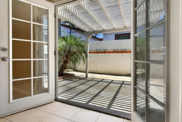 14334 1/2 Tiara, Van Nuys, California 91401