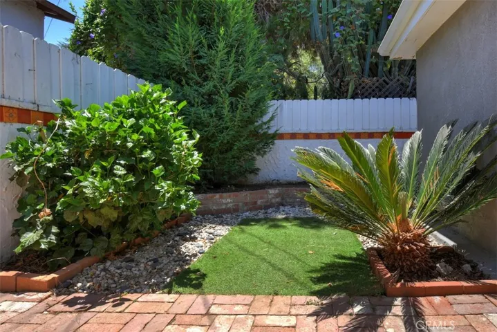 14334 1/2 Tiara, Van Nuys, California 91401