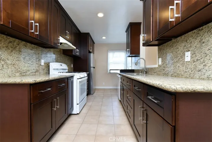 14334 1/2 Tiara, Van Nuys, California 91401