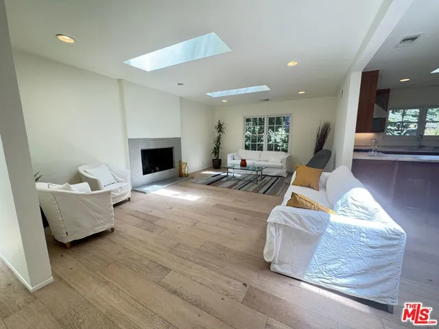 7586 Woodrow Wilson Drive, Los Angeles, California 90046