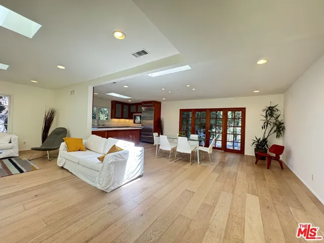 7586 Woodrow Wilson Drive, Los Angeles, California 90046